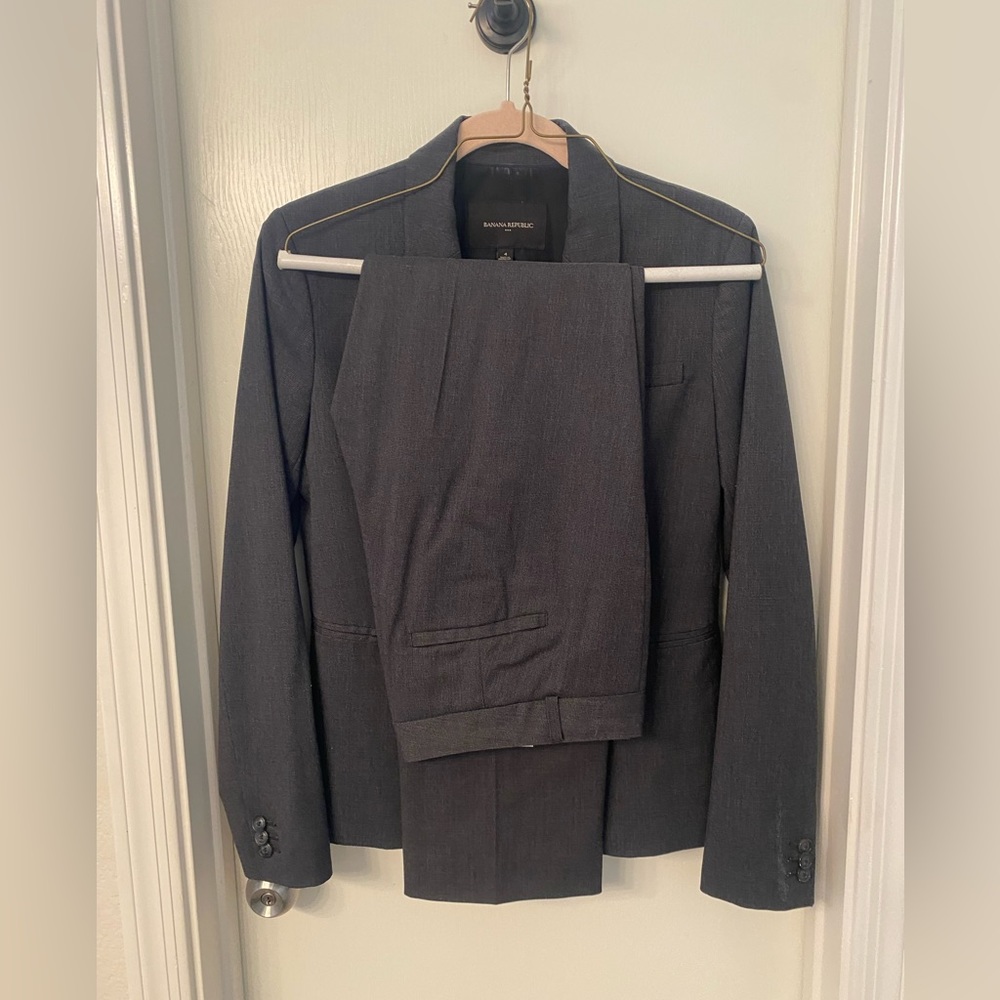 EUC banana republic Reegan suiting pants